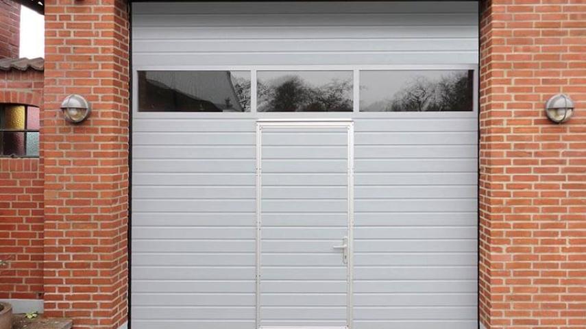 ворота с окнами в Усть-Лабинске